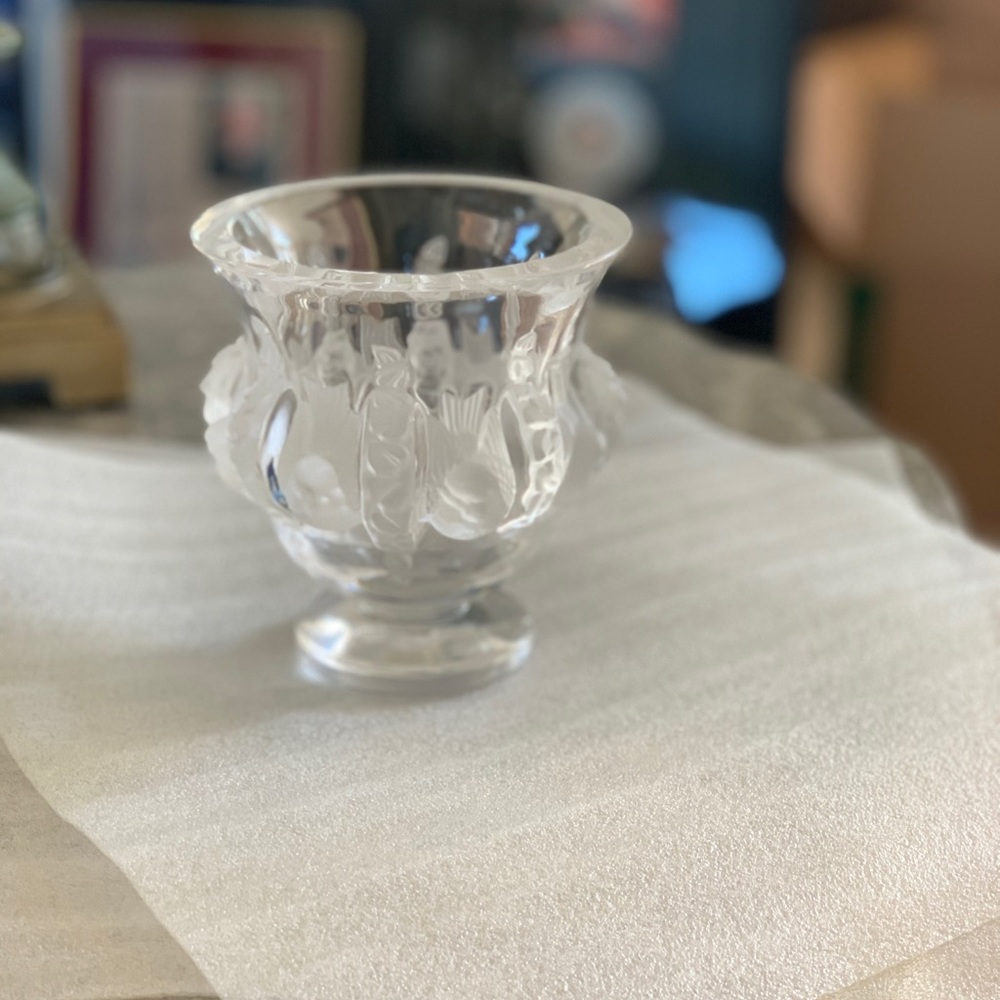Lalique Dampierre Vase designed by Marc Lalique in 1948
